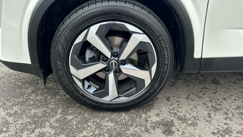 Nissan Qashqai 1.3 DiG-T MH 158 N-Connecta 5dr Xtronic Petrol Hatchback